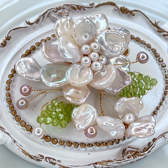 Handmade Premium Freshwater Keshi Pearl Champagne Pink Flower 🌺🌺 Pendant Brooch - Picture 3 of 5